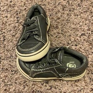 Boy shoes size 6